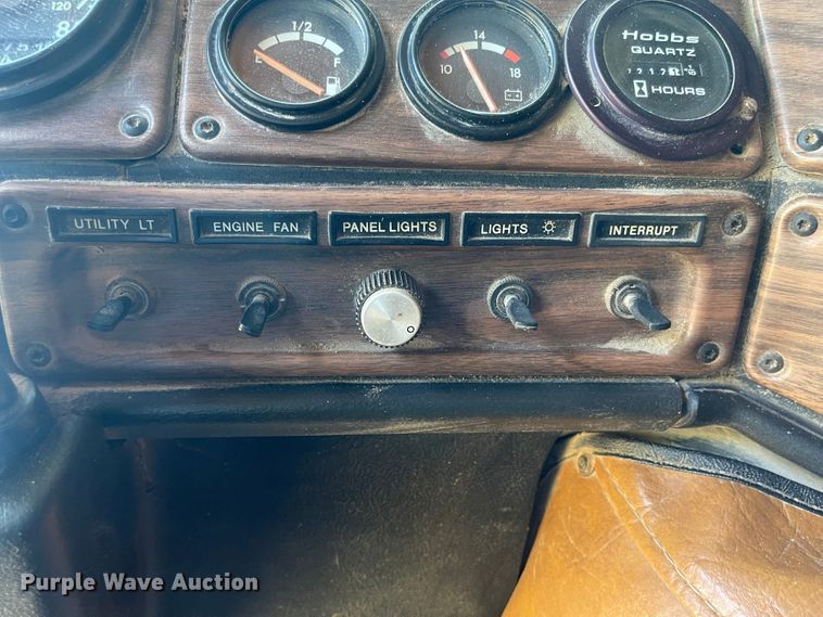 image for item LF9179 1994 Freightliner FLB  semi truck