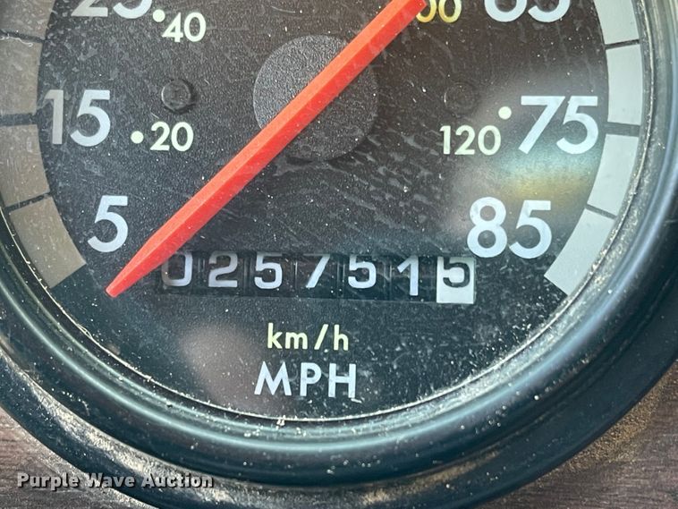 image for item LF9179 1994 Freightliner FLB  semi truck