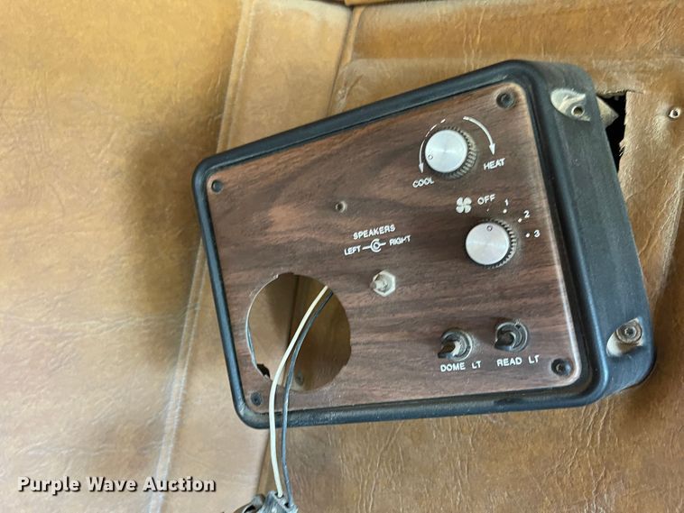 image for item LF9179 1994 Freightliner FLB  semi truck