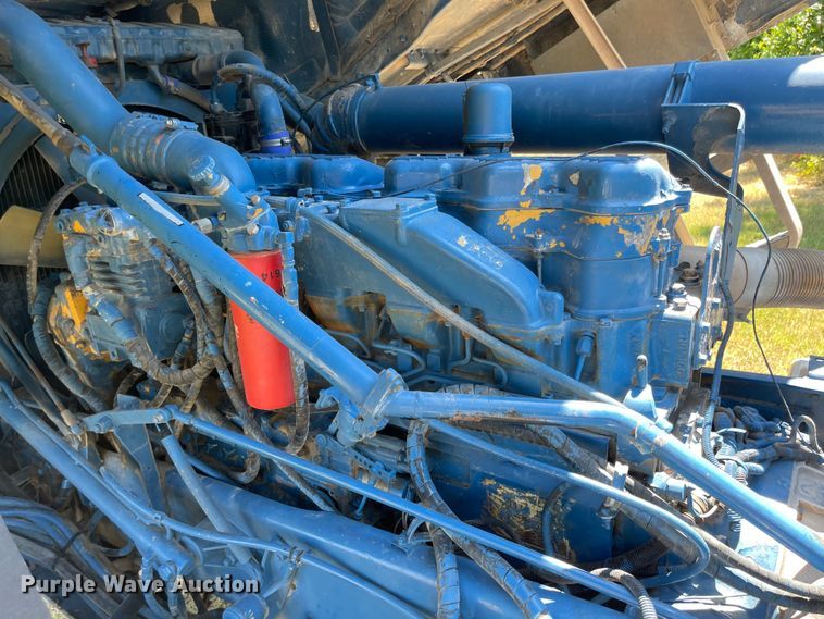 image for item LF9179 1994 Freightliner FLB  semi truck