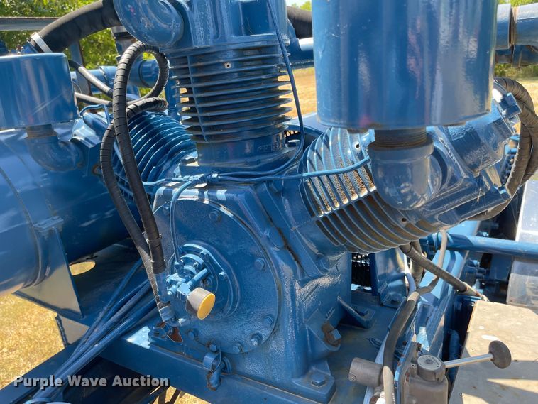 image for item LF9179 1994 Freightliner FLB  semi truck