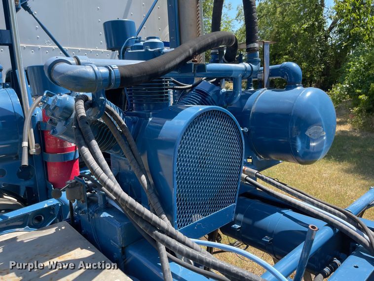 image for item LF9179 1994 Freightliner FLB  semi truck