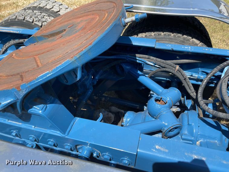 image for item LF9179 1994 Freightliner FLB  semi truck