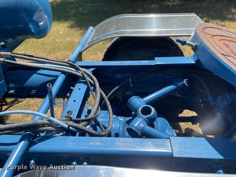 image for item LF9179 1994 Freightliner FLB  semi truck