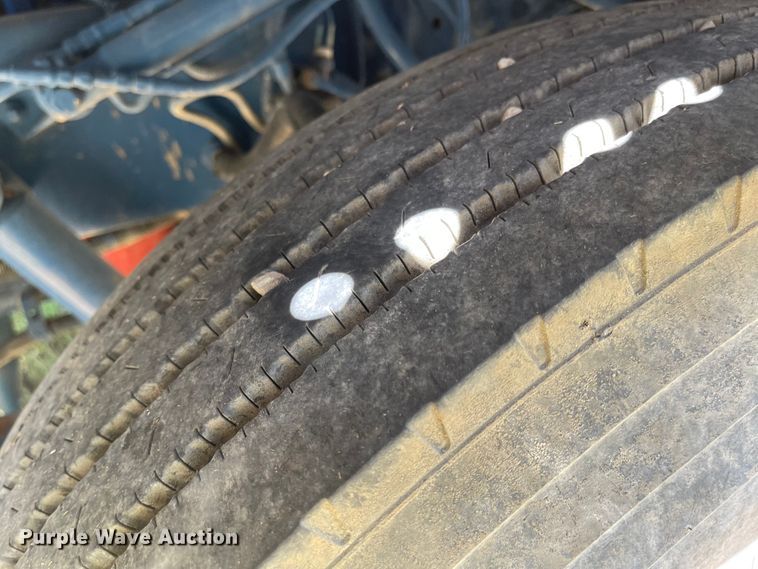 image for item LF9179 1994 Freightliner FLB  semi truck