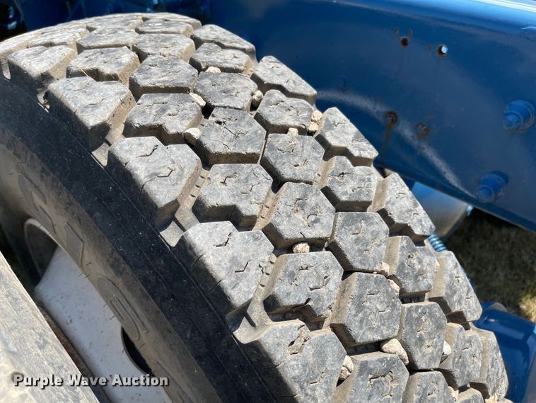 image for item LF9179 1994 Freightliner FLB  semi truck