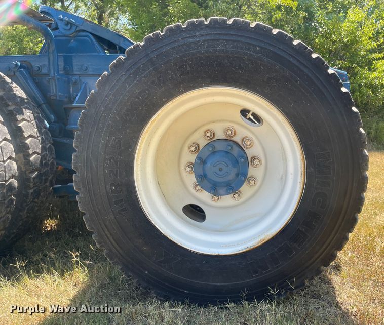 image for item LF9179 1994 Freightliner FLB  semi truck