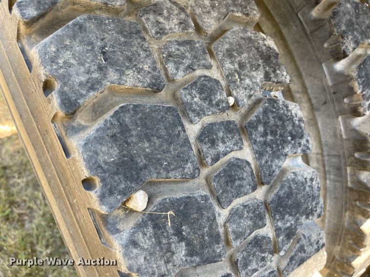 image for item LF9179 1994 Freightliner FLB  semi truck