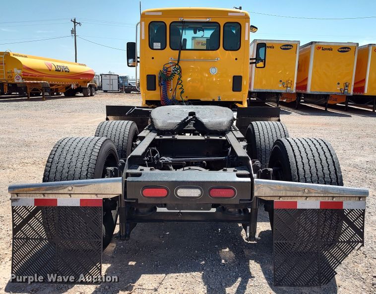 image for item LU9107 2019 Kenworth T680  semi truck