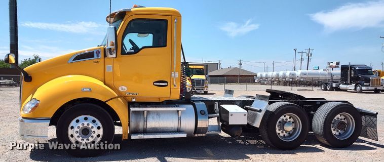 image for item LU9107 2019 Kenworth T680  semi truck