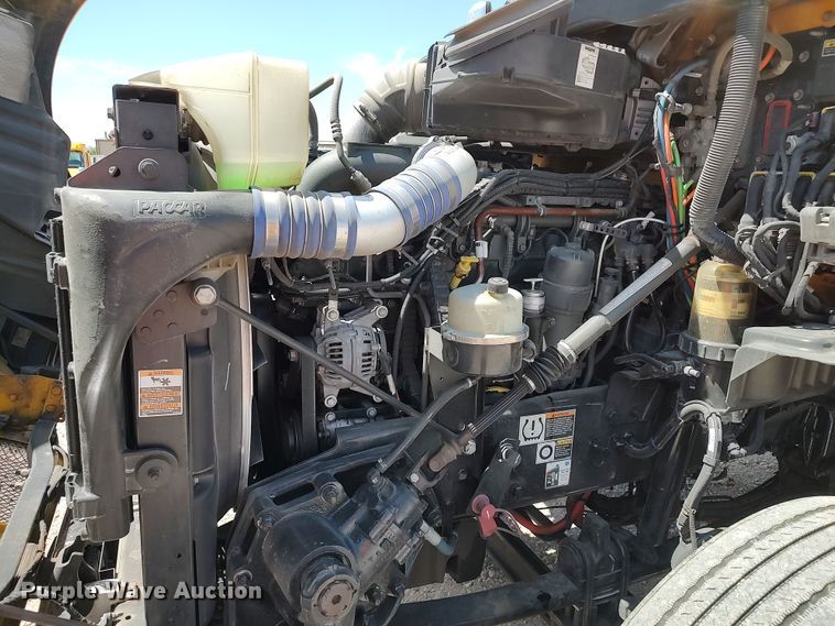 image for item LU9107 2019 Kenworth T680  semi truck