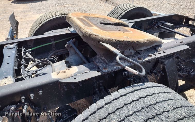 image for item LU9108 2018 Freightliner Cascadia 125  semi truck