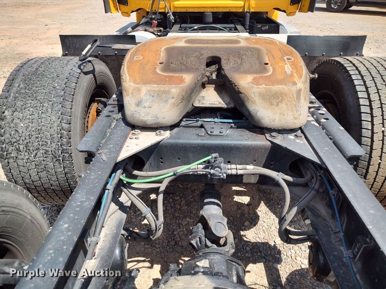 image for item LU9108 2018 Freightliner Cascadia 125  semi truck