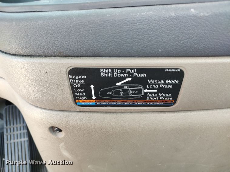 image for item LU9108 2018 Freightliner Cascadia 125  semi truck