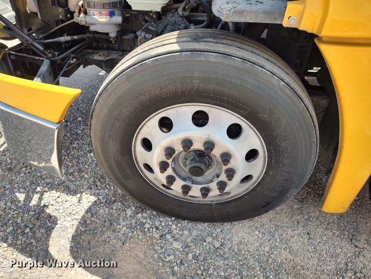 image for item LU9108 2018 Freightliner Cascadia 125  semi truck