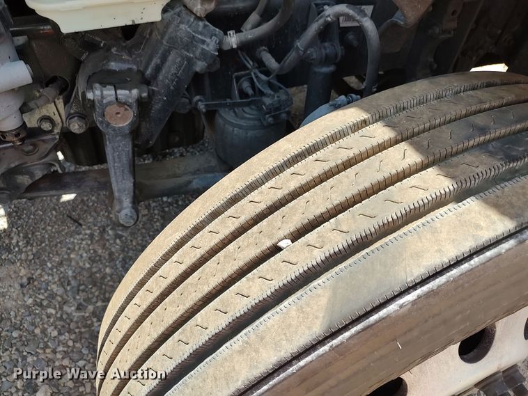 image for item LU9108 2018 Freightliner Cascadia 125  semi truck