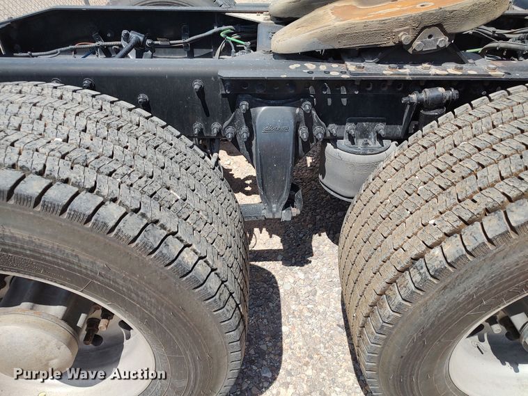 image for item LU9108 2018 Freightliner Cascadia 125  semi truck