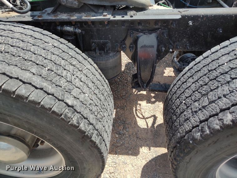 image for item LU9108 2018 Freightliner Cascadia 125  semi truck