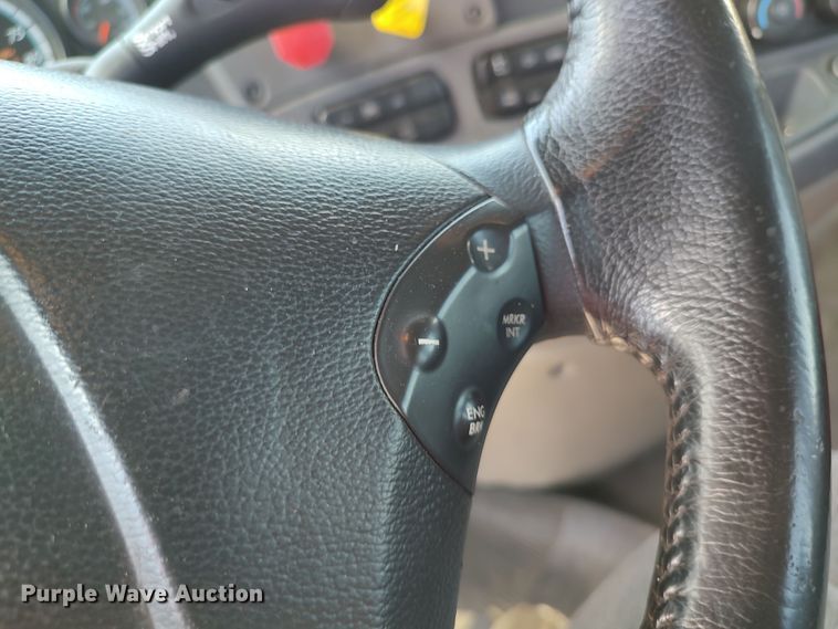 image for item LU9109 2015 Freightliner Cascadia 125  semi truck