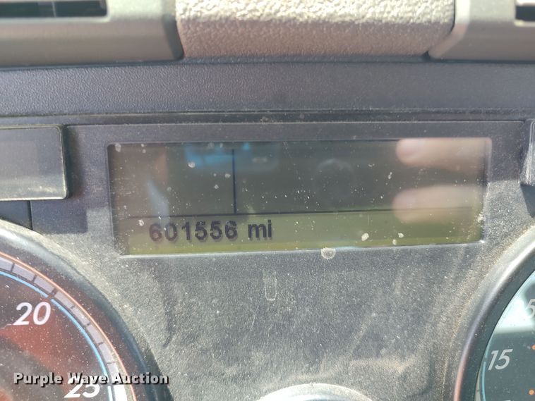 image for item LU9109 2015 Freightliner Cascadia 125  semi truck