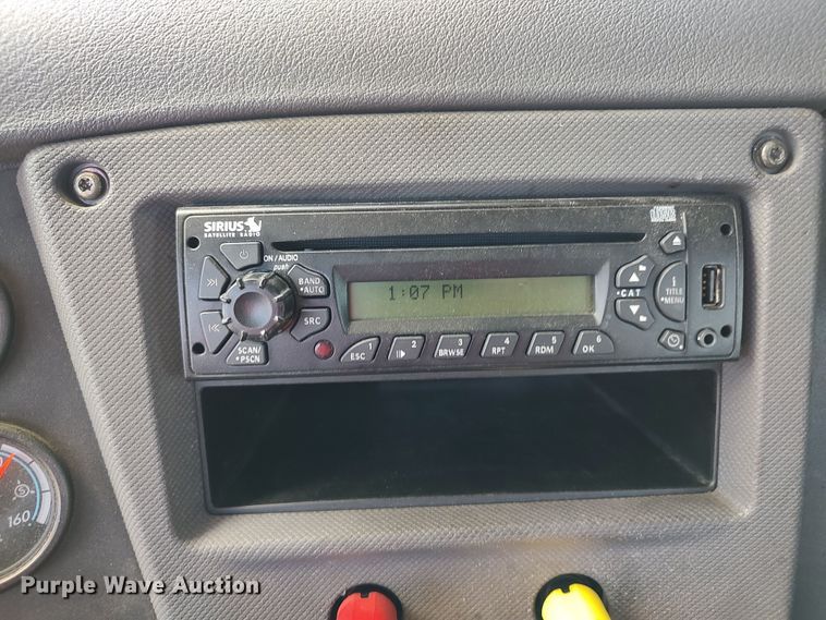 image for item LU9109 2015 Freightliner Cascadia 125  semi truck