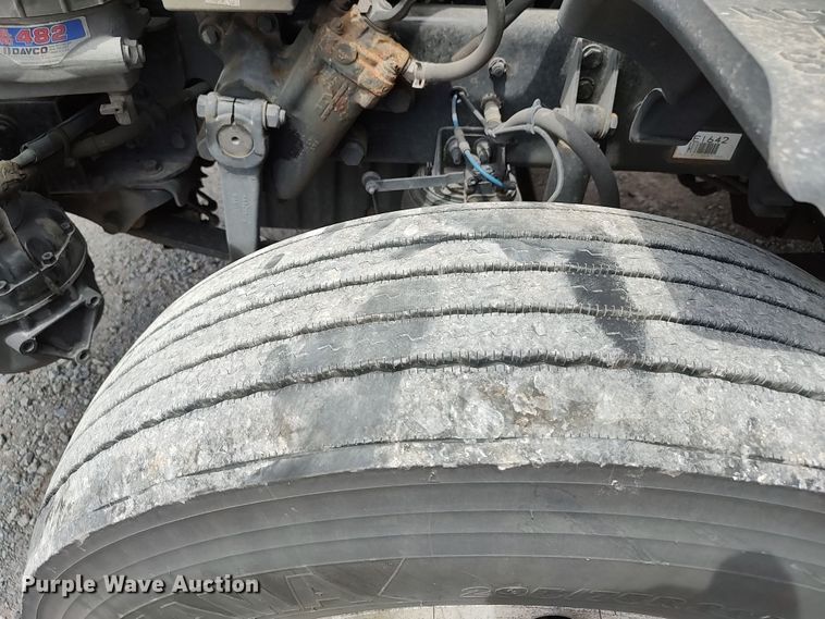 image for item LU9109 2015 Freightliner Cascadia 125  semi truck