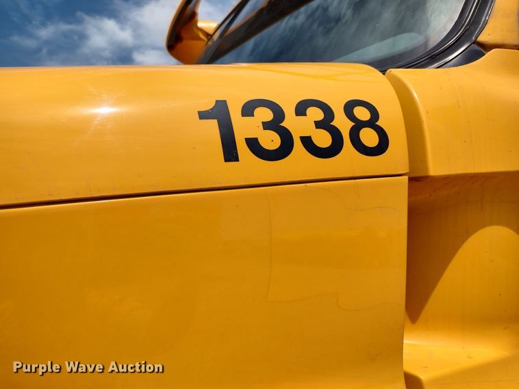 image for item LU9109 2015 Freightliner Cascadia 125  semi truck