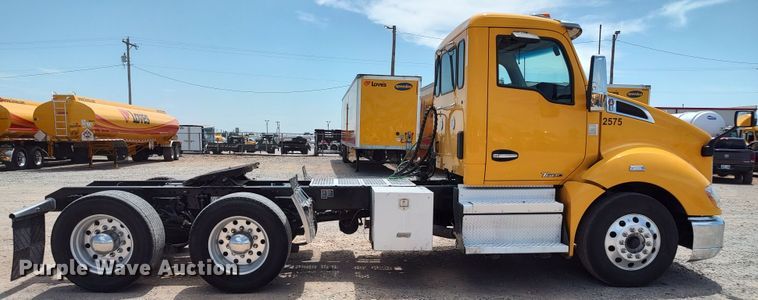 image for item LU9110 2019 Kenworth T680  semi truck