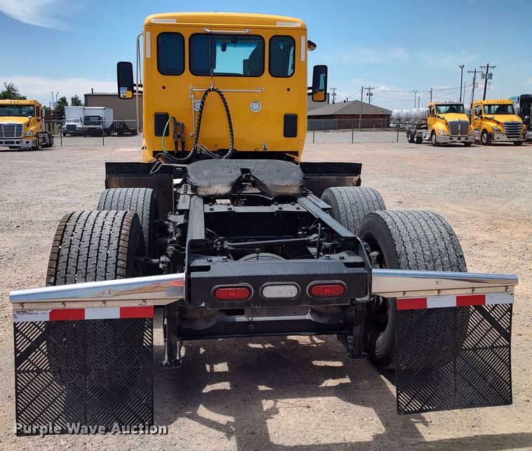 image for item LU9110 2019 Kenworth T680  semi truck