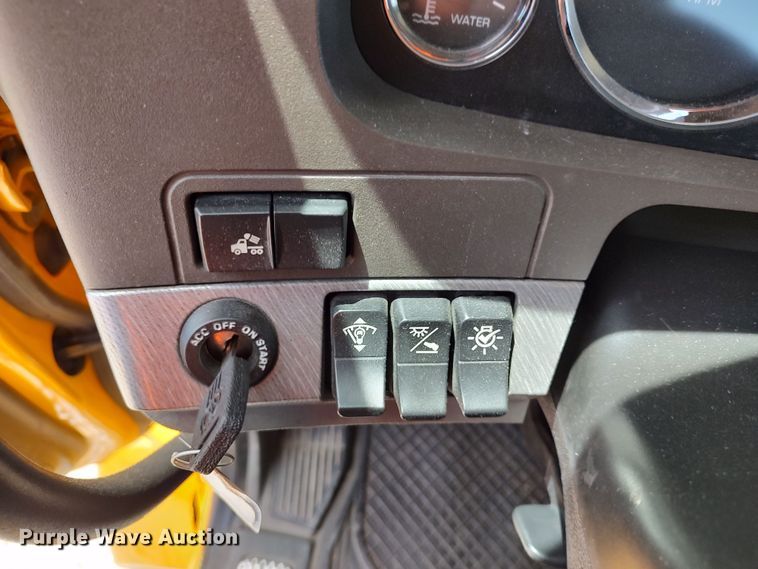 image for item LU9110 2019 Kenworth T680  semi truck