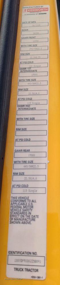 image for item LU9110 2019 Kenworth T680  semi truck