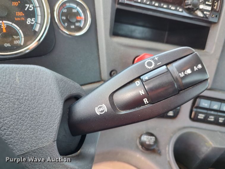 image for item LU9111 2018 Freightliner Cascadia 125  semi truck