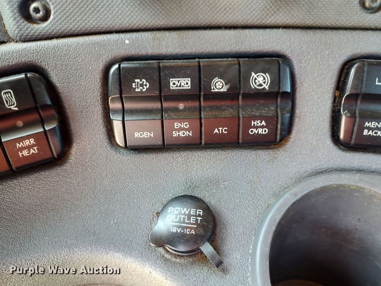 image for item LU9111 2018 Freightliner Cascadia 125  semi truck