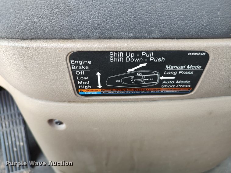 image for item LU9111 2018 Freightliner Cascadia 125  semi truck