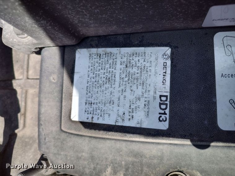 image for item LU9111 2018 Freightliner Cascadia 125  semi truck