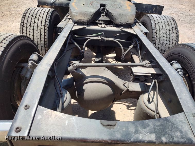 image for item LU9112 2018 Freightliner Cascadia 125  semi truck