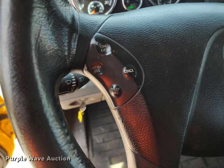 image for item LU9112 2018 Freightliner Cascadia 125  semi truck