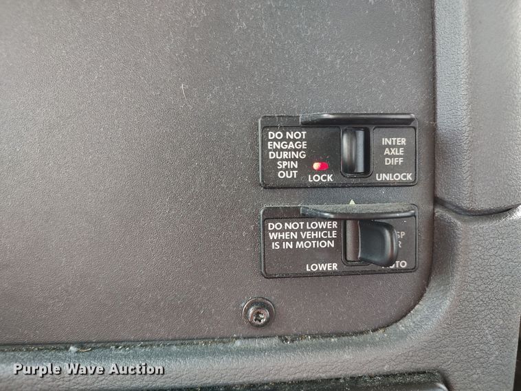 image for item LU9112 2018 Freightliner Cascadia 125  semi truck