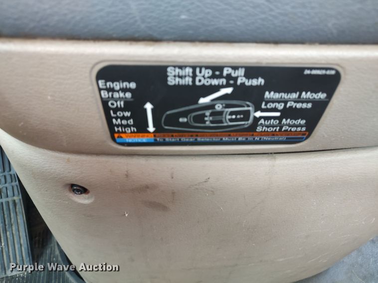 image for item LU9112 2018 Freightliner Cascadia 125  semi truck