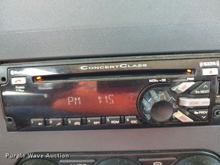 image for item LU9113 2019 Peterbilt 579  semi truck