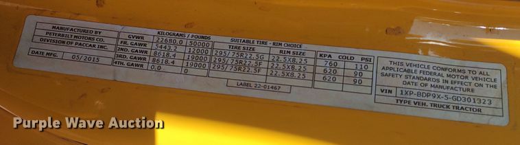 image for item LU9114 2016 Peterbilt 579  semi truck