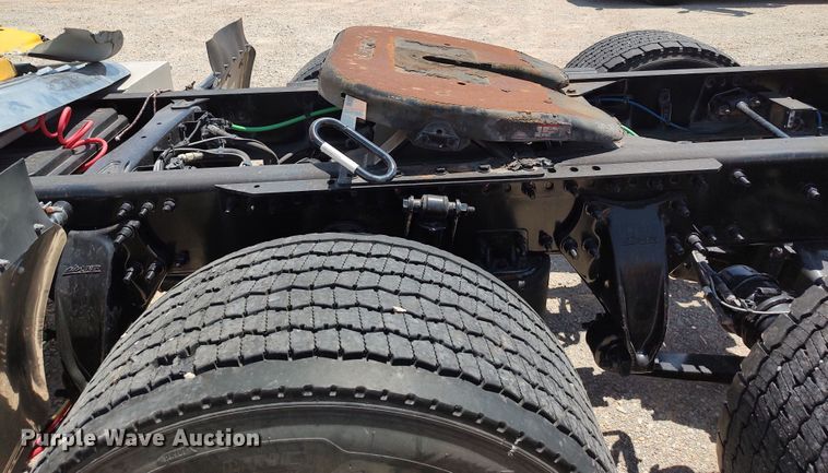 image for item LU9115 2018 Freightliner Cascadia 125  semi truck