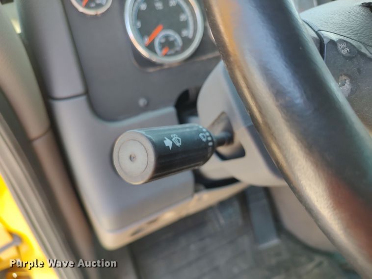 image for item LU9115 2018 Freightliner Cascadia 125  semi truck