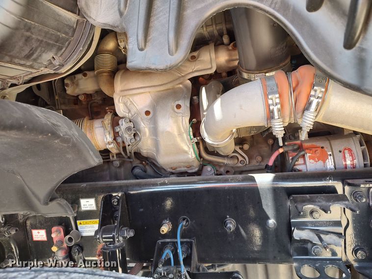 image for item LU9115 2018 Freightliner Cascadia 125  semi truck