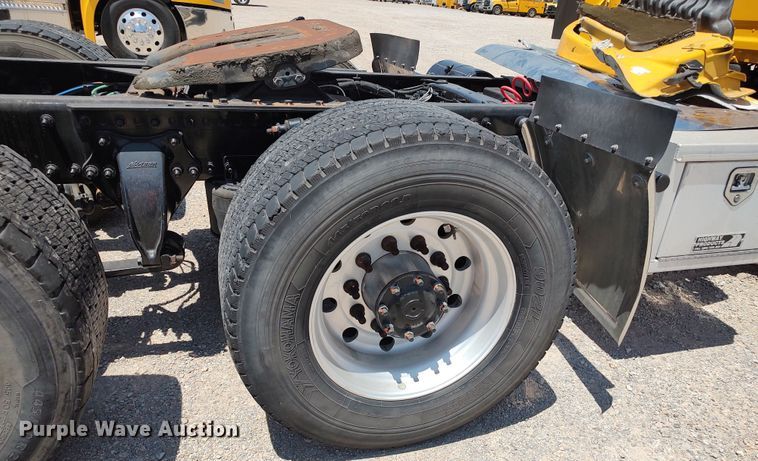 image for item LU9115 2018 Freightliner Cascadia 125  semi truck