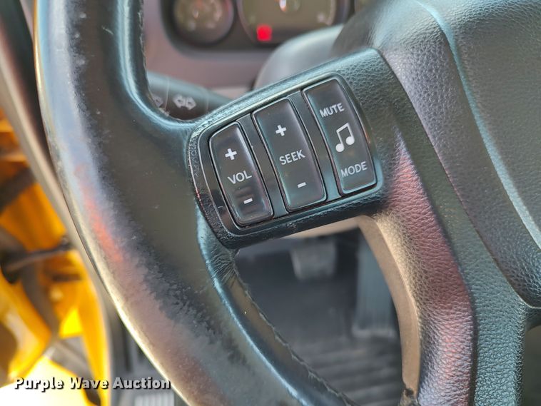 image for item LU9116 2017 Peterbilt 579  semi truck