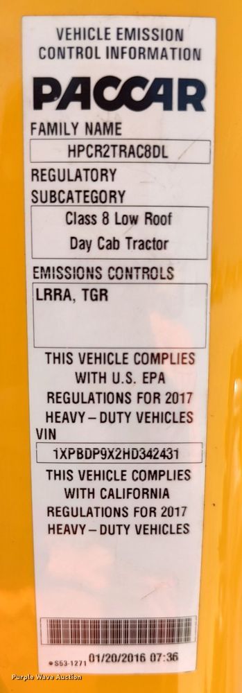 image for item LU9116 2017 Peterbilt 579  semi truck