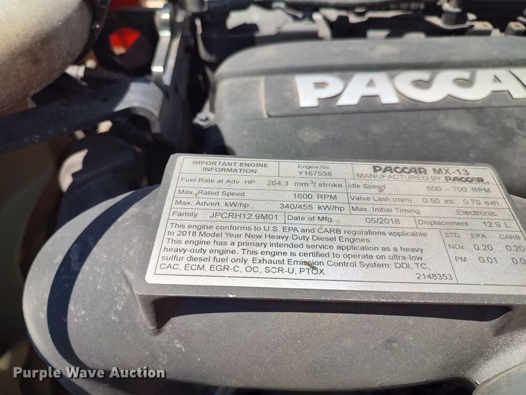 image for item LU9117 2019 Peterbilt 579  semi truck