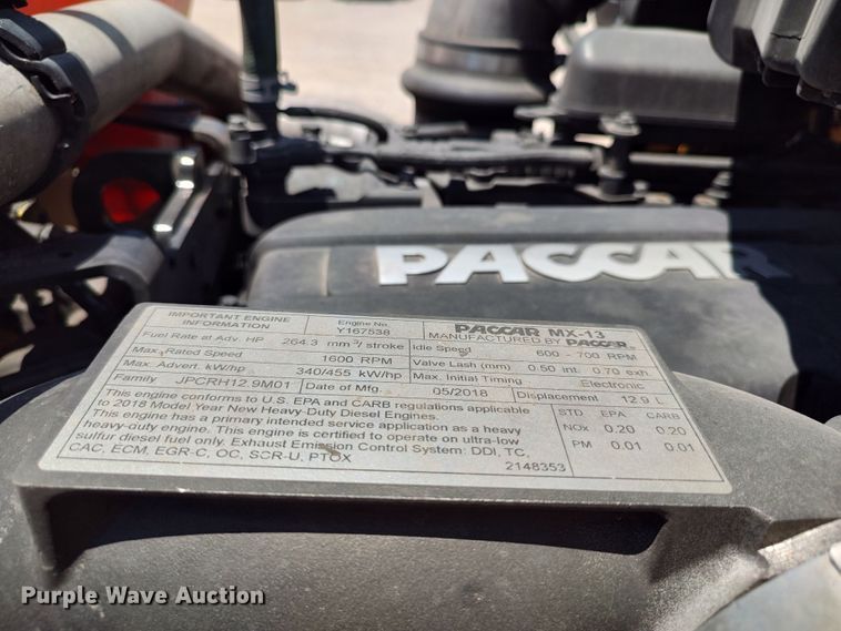 image for item LU9117 2019 Peterbilt 579  semi truck