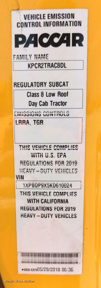 image for item LU9117 2019 Peterbilt 579  semi truck